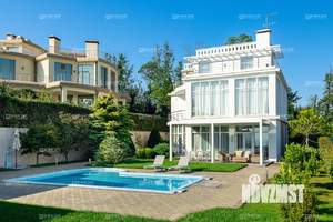 Дом 350м², 3-этажный, участок 42 сот.  