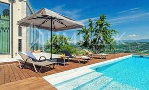 Дом 250м², 2-этажный, участок 5 сот.  
