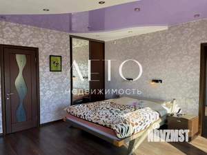 Дом 180м², 3-этажный, участок 10 сот.  