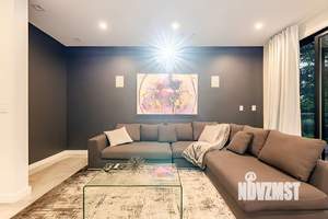 Дом 230м², 2-этажный, участок 8 сот.  