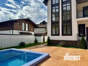 Дом 256м², 3-этажный, участок 7 сот.  