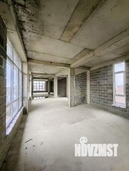 Коттедж 330м², 3-этажный, участок 6 сот.  