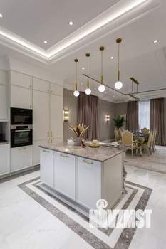 Дом 280м², 2-этажный, участок 9 сот.  