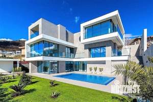 Дом 398м², 3-этажный, участок 7 сот.  