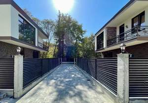Дом 150м², 2-этажный, участок 4 сот.  