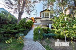 Дом 250м², 2-этажный, участок 20 сот.  