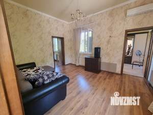 Дом 186м&sup2;, 3-этажный, участок 11 сот.  