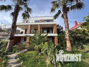 Дом 350м², 3-этажный, участок 6 сот.  