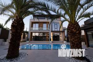 Дом 285м², 2-этажный, участок 6 сот.  