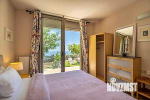 Дом 190м², 3-этажный, участок 8 сот.  