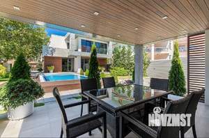 Дом 300м², 2-этажный, участок 8 сот.  