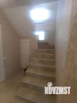 Коттедж 180м², 23-этажный, участок 7 сот.  