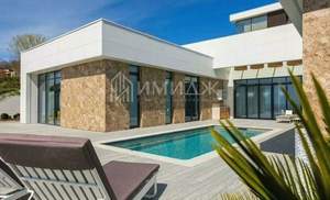 Дом 250м&sup2;, 2-этажный, участок 10 сот.  