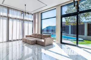 Коттедж 297м², 3-этажный, участок 7 сот.  