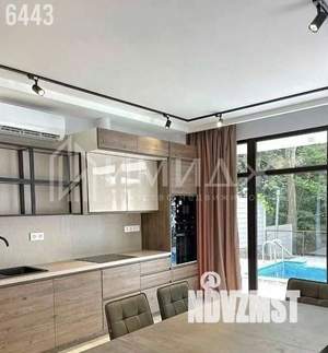 Коттедж 230м², 2-этажный, участок 6 сот.  