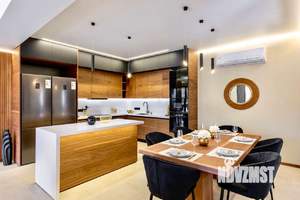 Дом 240м², 2-этажный, участок 8 сот.  