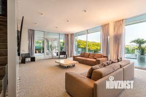 Дом 650м², 2-этажный, участок 30 сот.  