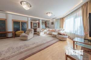 Дом 320м², 2-этажный, участок 6 сот.  