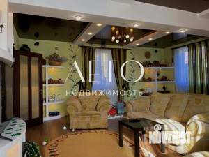 Дом 180м², 3-этажный, участок 10 сот.  