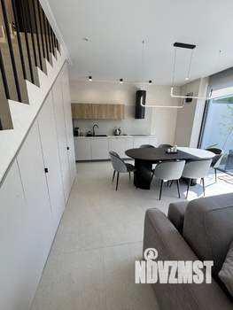 Коттедж 268м&sup2;, 2-этажный, участок 8 сот.  