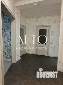 Дом 293м&sup2;, 3-этажный, участок 12 сот.  