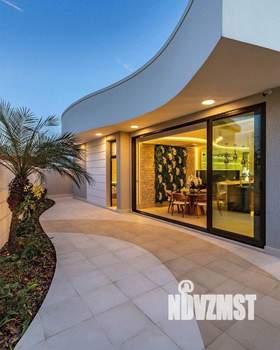 Коттедж 278м², 2-этажный, участок 6 сот.  