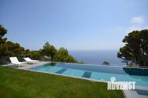 Дом 250м², 2-этажный, участок 7 сот.  