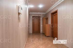 Дом 475м², 3-этажный, участок 8 сот.  
