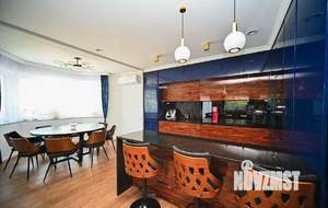 Коттедж 350м², 2-этажный, участок 20 сот.  