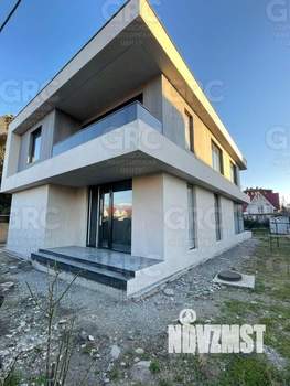 Дом 300м&sup2;, 2-этажный, участок 8 сот.  