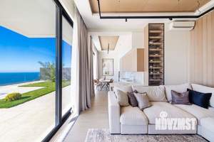 Дом 200м², 2-этажный, участок 6 сот.  