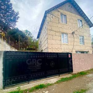 Дом 180м², 2-этажный, участок 6 сот.  