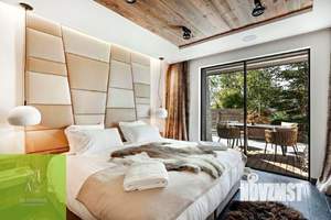 Дом 1600м², 3-этажный, участок 13 сот.  