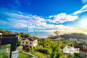 Дом 325м², 3-этажный, участок 4 сот.  