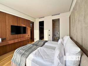 Дом 550м², 3-этажный, участок 10 сот.  