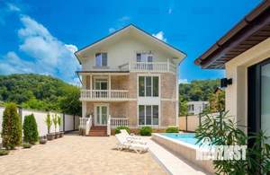 Дом 254м², 3-этажный, участок 6 сот.  