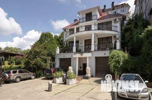 Дом 582м&sup2;, 3-этажный, участок 5 сот.  