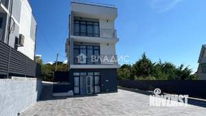 Дом 175м², 3-этажный, участок 3 сот.  