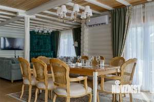 Дом 2000м&sup2;, 2-этажный, участок 42 сот.  