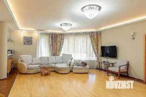 Дом 600м², 3-этажный, участок 25 сот.  