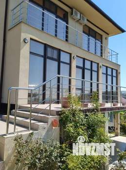 Дом 278м², 3-этажный, участок 8 сот.  