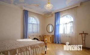 Дом 300м&sup2;, 2-этажный, участок 6 сот.  