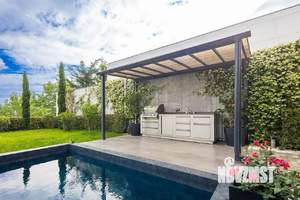 Дом 320м², 2-этажный, участок 10 сот.  