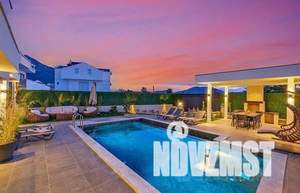 Дом 190м², 2-этажный, участок 8 сот.  