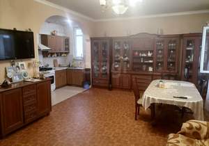 Дом 192м², 3-этажный, участок 3 сот.  