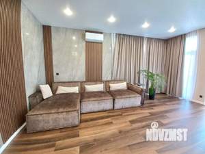 Дом 160м², 3-этажный, участок 3 сот.  