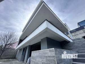 Дом 251м², 3-этажный, участок 4 сот.  