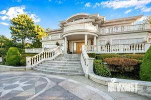Дом 450м², 2-этажный, участок 20 сот.  
