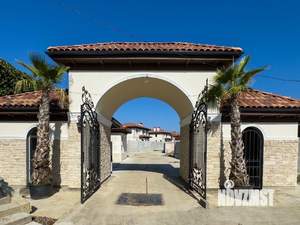 Дом 300м², 2-этажный, участок 5 сот.  