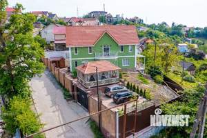 Дом 210м², 2-этажный, участок 6 сот.  